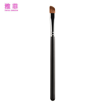 Buy A47 Oblique Fluffy Angled Eyeshadow Brush With Sable Tail Mixed Synthetic Hair online manufacture
