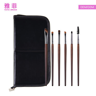 Makeup Brush Set with synthetic bristles and ergonomic design ideal for professional makeup artists and beauty salons